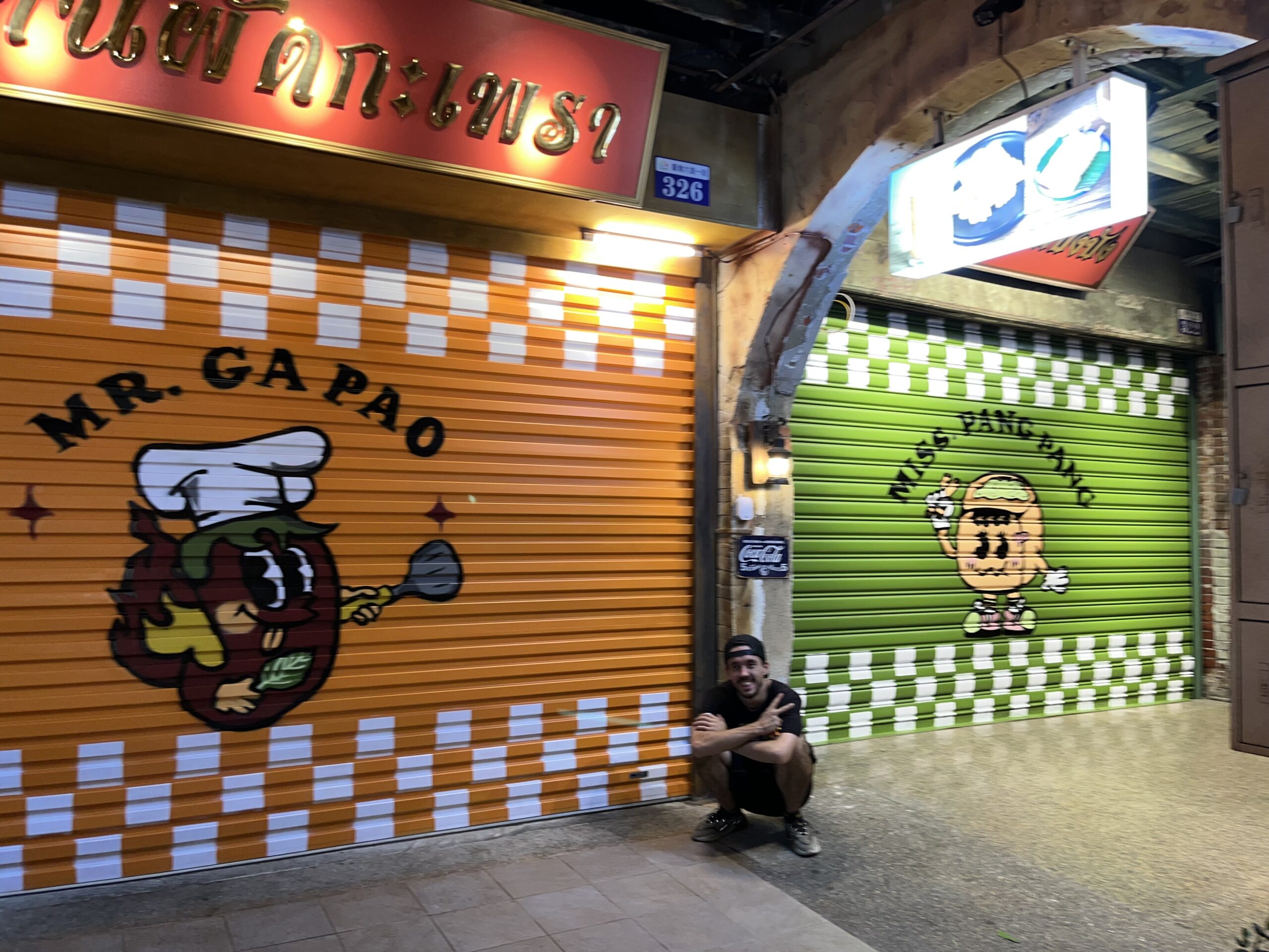 台中金屬門面街頭藝術壁畫 - 台灣商業空間創意設計